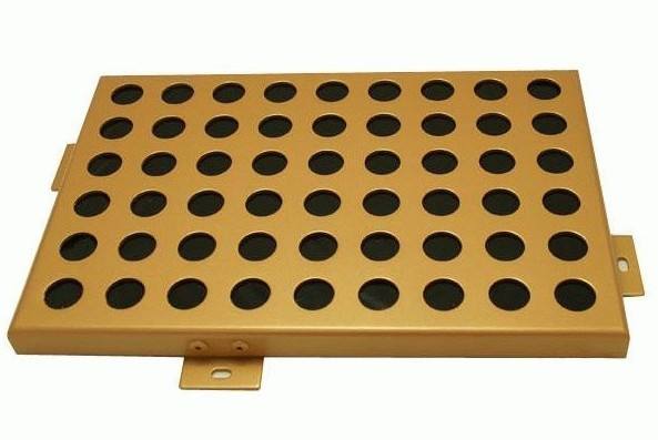 铝单板会根据厚度,在市